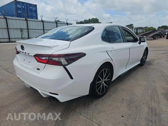 2021 Toyota Camry SE - miniatura 3
