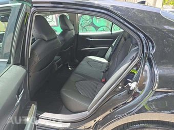 2021 Toyota Camry SE - miniatura 10