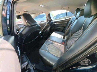 2021 Toyota Camry SE - miniatura 11