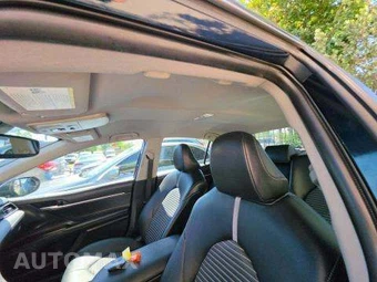 2021 Toyota Camry SE - miniatura 9