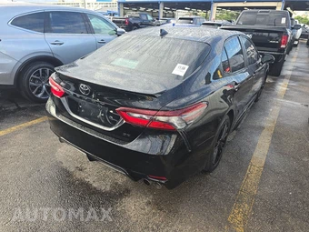 2021 Toyota Camry SE Nightshade - miniatura 4