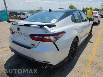 2021 Toyota Camry TRD - miniatura 4