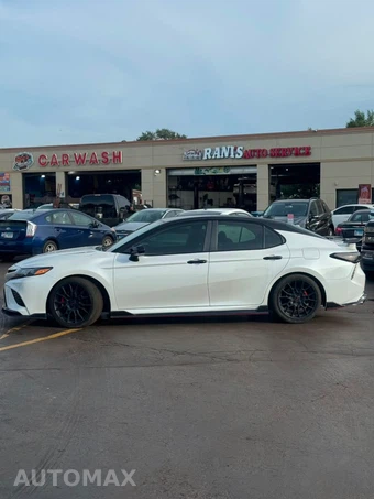 2021 Toyota Camry TRD - miniatura 2