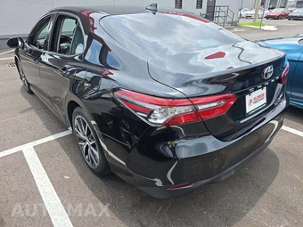 2021 Toyota Camry XLE - miniatura 2