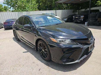 2021 Toyota Camry XSE - miniatura 2