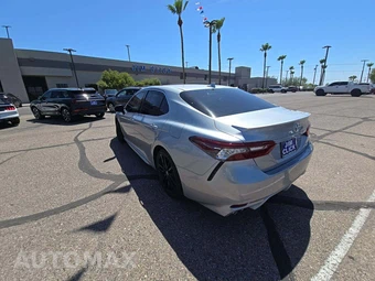 2021 Toyota Camry XSE - miniatura 2