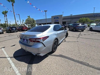 2021 Toyota Camry XSE - miniatura 3