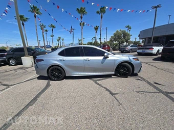 2021 Toyota Camry XSE - miniatura 4