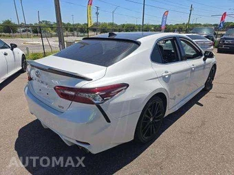 2021 Toyota Camry XSE - miniatura 3