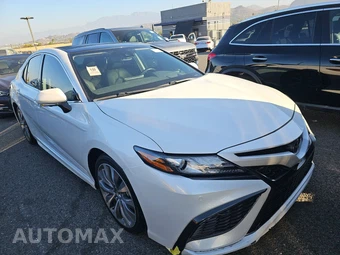 2021 Toyota Camry XSE - miniatura 3