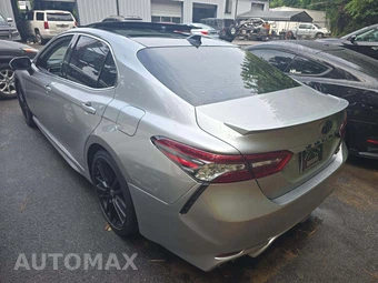 2021 Toyota Camry XSE - miniatura 2