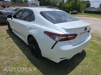 2021 Toyota Camry XSE - miniatura 2