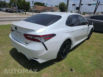 2021 Toyota Camry XSE - miniatura 3