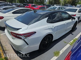 2021 Toyota Camry XSE - miniatura 4