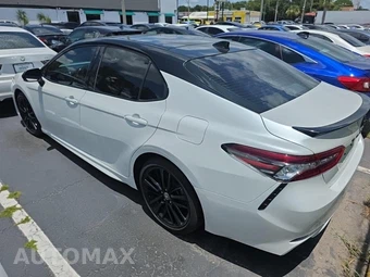 2021 Toyota Camry XSE - miniatura 6