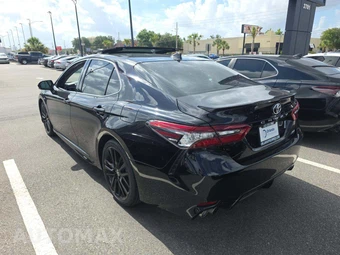 2021 Toyota Camry XSE - miniatura 2