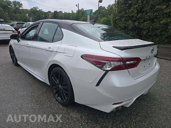 2021 Toyota Camry XSE - miniatura 2
