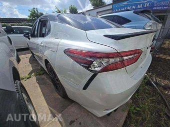 2021 Toyota Camry XSE - miniatura 2