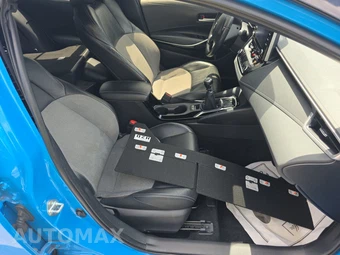 2021 Toyota Corolla Hatchback XSE - miniatura 8