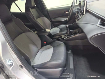 2021 Toyota Corolla Hatchback XSE – miniatura 18