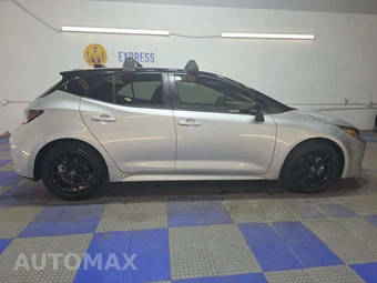2021 Toyota Corolla Hatchback XSE – miniatura 4
