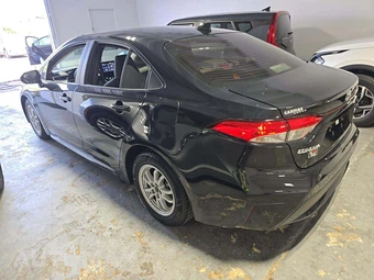 2021 Toyota Corolla Hybrid LE Sedan - miniatura 2