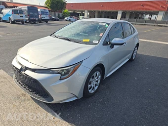 2021 Toyota Corolla LE Sedan