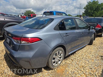 2021 Toyota Corolla LE Sedan – miniatura 4