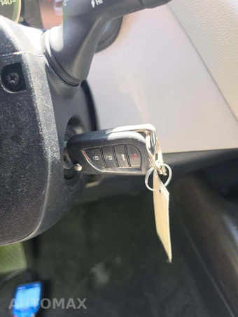 2021 Toyota Corolla LE Sedan – miniatura 8