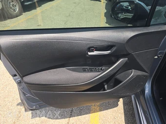 2021 Toyota Corolla LE Sedan - miniatura 9