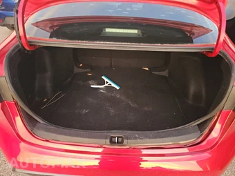 2021 Toyota Corolla LE Sedan – miniatura 16