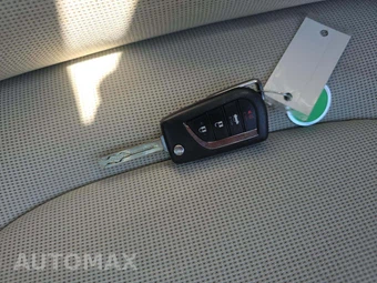 2021 Toyota Corolla LE Sedan - miniatura 5
