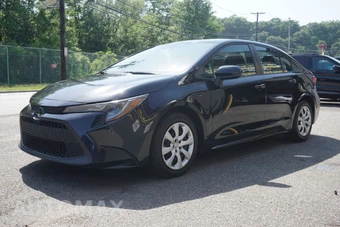 2021 Toyota Corolla LE Sedan – miniatura 3