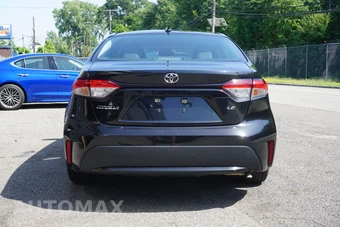 2021 Toyota Corolla LE Sedan – miniatura 6