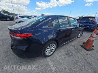 2021 Toyota Corolla LE Sedan – miniatura 4
