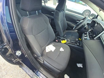 2021 Toyota Corolla LE Sedan – miniatura 8