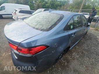 2021 Toyota Corolla LE Sedan – miniatura 4