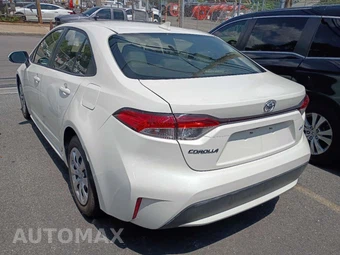 2021 Toyota Corolla LE Sedan - miniatura 4