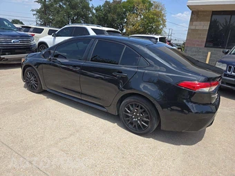 2021 Toyota Corolla LE Sedan - miniatura 2