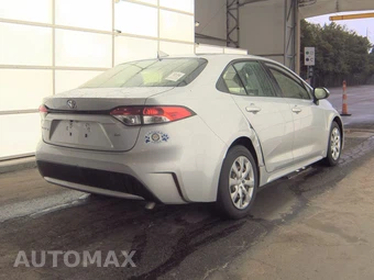 2021 Toyota Corolla LE Sedan – miniatura 4