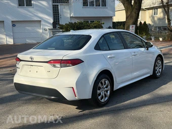 2021 Toyota Corolla LE Sedan - miniatura 5