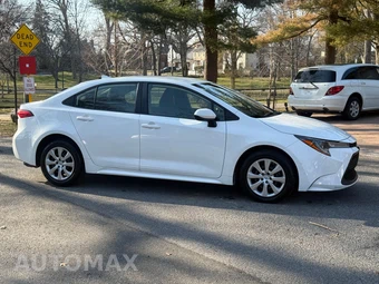 2021 Toyota Corolla LE Sedan - miniatura 9