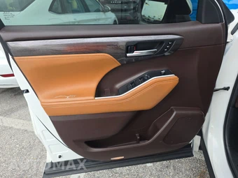 2021 Toyota Highlander Hybrid Platinum - miniatura 9