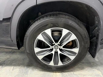 2021 Toyota Highlander Hybrid XLE - miniatura 26