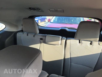 2021 Toyota Highlander LE – miniatura 14