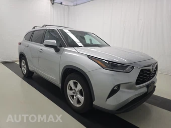 2021 Toyota Highlander LE – miniatura 3
