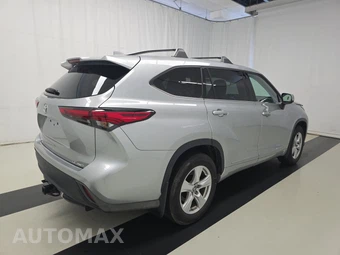2021 Toyota Highlander LE – miniatura 4
