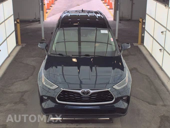 2021 Toyota Highlander LE - miniatura 2