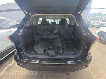 2021 Toyota Highlander LE – miniatura 15
