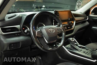 2021 Toyota Highlander LE - miniatura 10